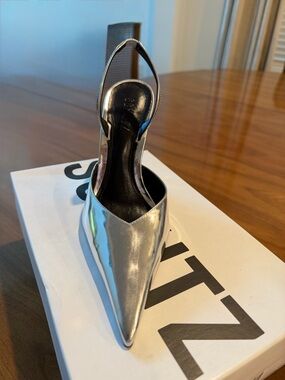 Schutz Silver Sculptural Slingback Heels – Size 6 ✨